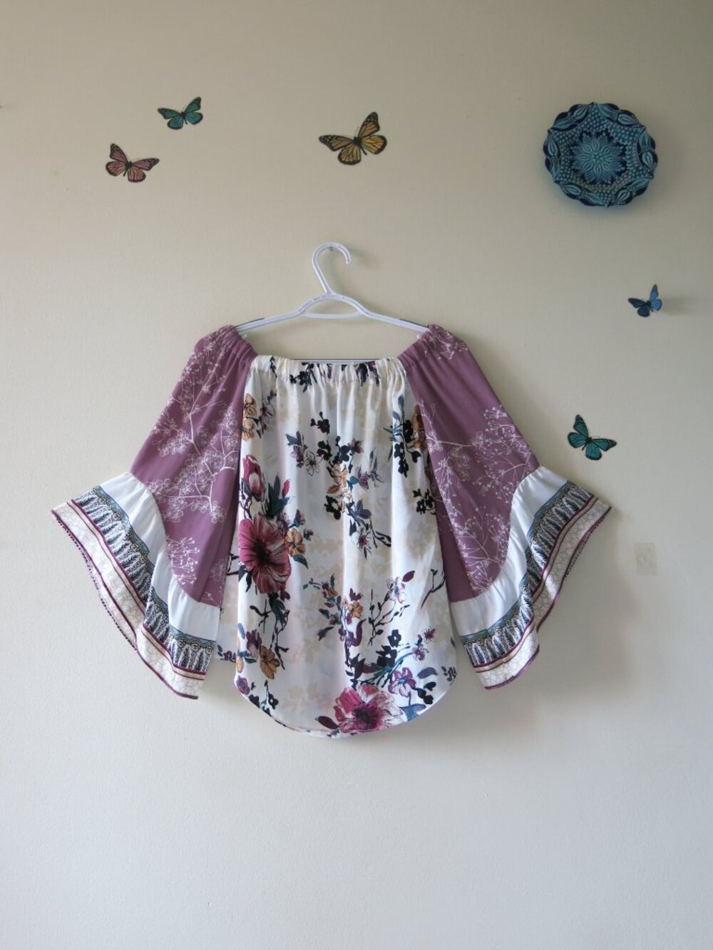 White House Black Market Bohemian Floral Bell Sleeves Off The Shoulder Top Sz.XS